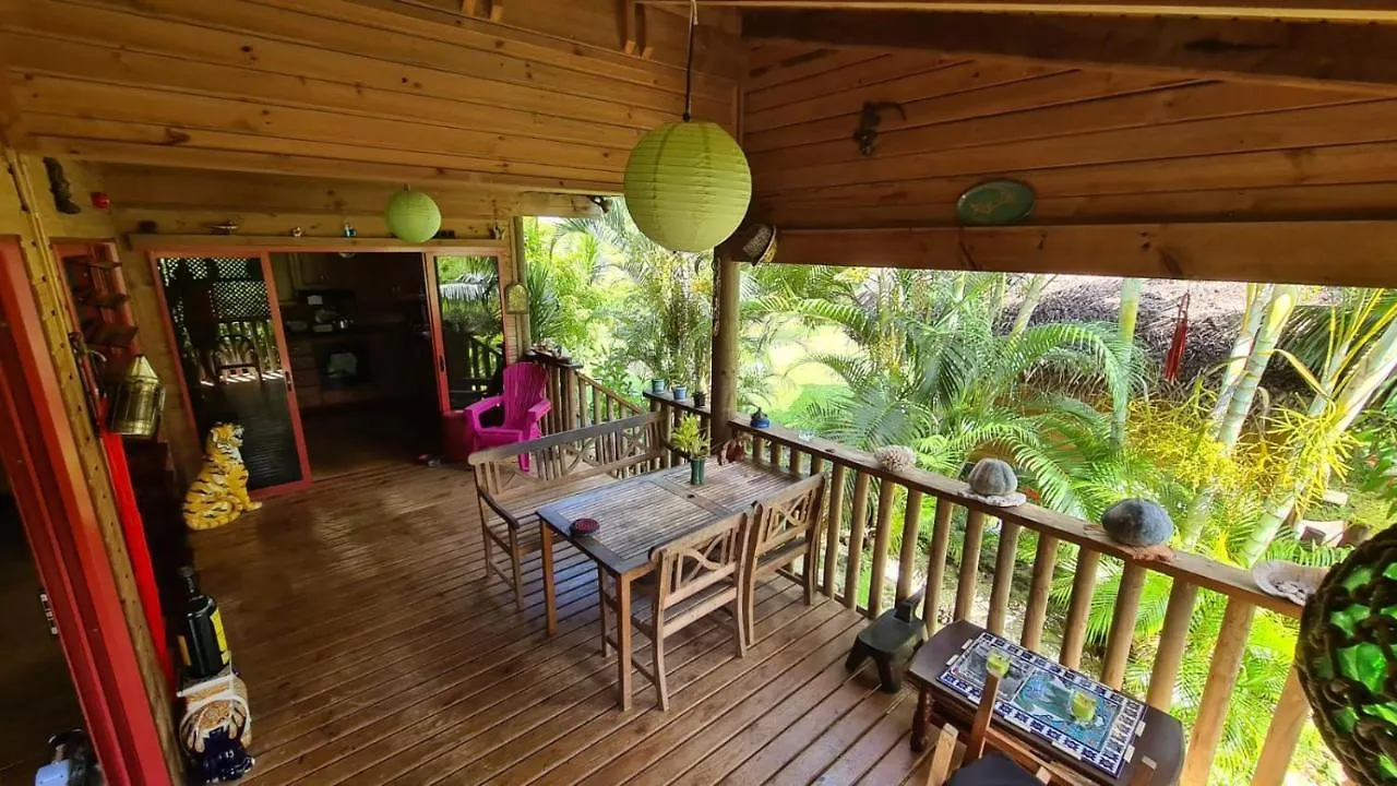 B & Bee Wild Island Fare Bed & Breakfast